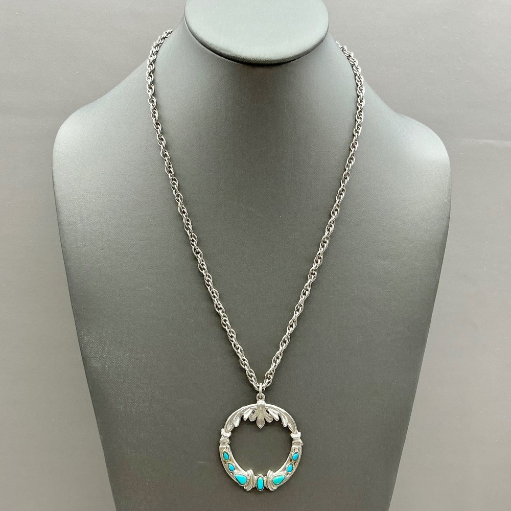 Pendant Necklace Women Silver Turquoise Faux Stone Circle Wreath Vintage Style